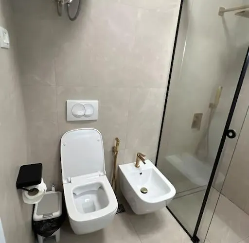 Hugo Apartamento Tirana