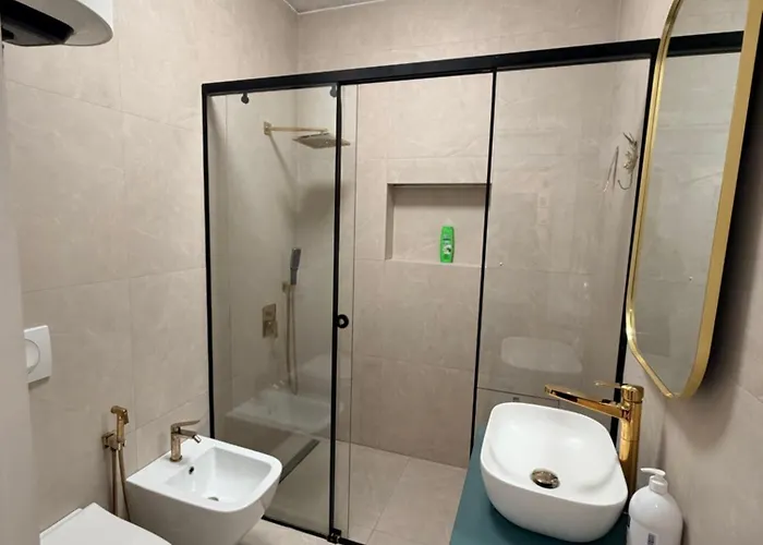 Hugo Apartamento Tirana