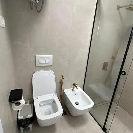 Hugo Apartamento Tirana